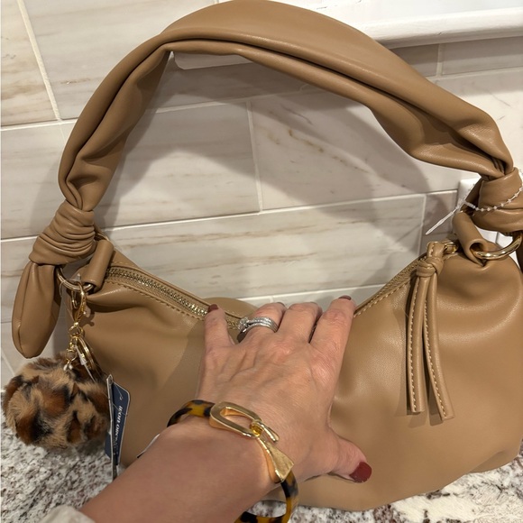 THE LIMITED BUNDLE BAG BRACELET POM CHARM - Picture 4 of 5